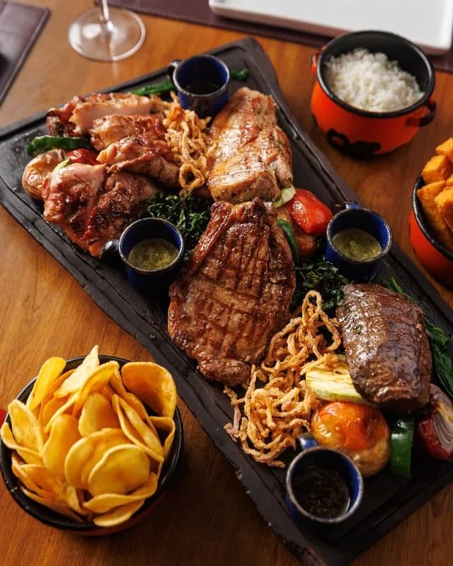 Tábua Rioplatense Nobre com cortes variados no ¡Vení! Parrilla